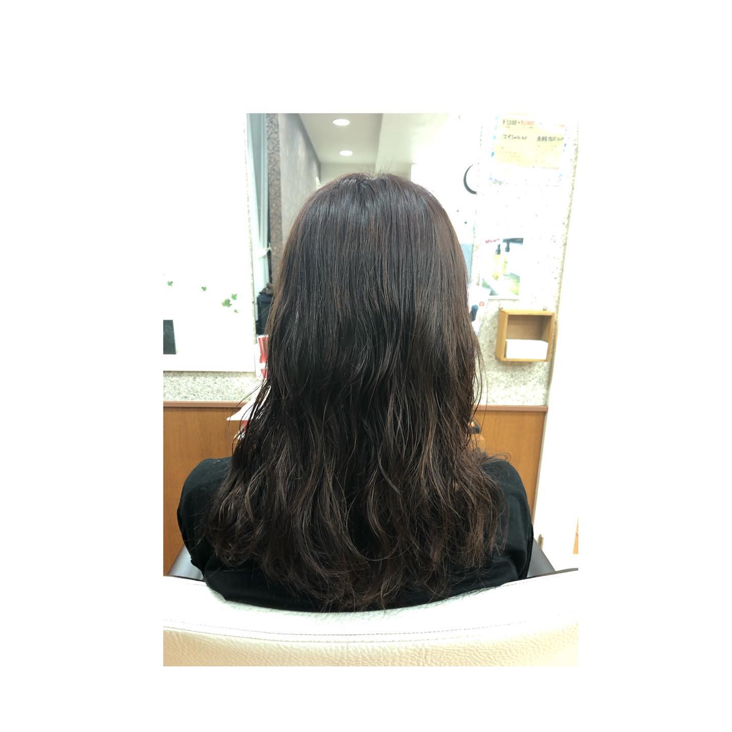 こんにちは！アニモ蒲生店 金子です（＾ω＾）夏の涼しげカラーオリーブグレージュこの時期は寒色系が大人気です️コテで巻いたりパーマで動きをつけるとさらに軽さもUPスタイリングは#エヌドットポリッシュオイル..#ナフ゜ラ#Nト゛ットセラム#Nト゛ットシアミルク #当日こ゛予約OK#ミルホ゛ン#エルシ゛ュータ゛#エルシ゛ュタ゛エマルシ゛ョン#リファストレートアイロン#縮毛矯正  #美容室  #BRP #美容求人 #アシスタント募集 #スタイリスト募集 #アイリスト募集 #美容学生 #サロン見学 #ママさん美容師 #埼玉#蒲生#蒲生美容室