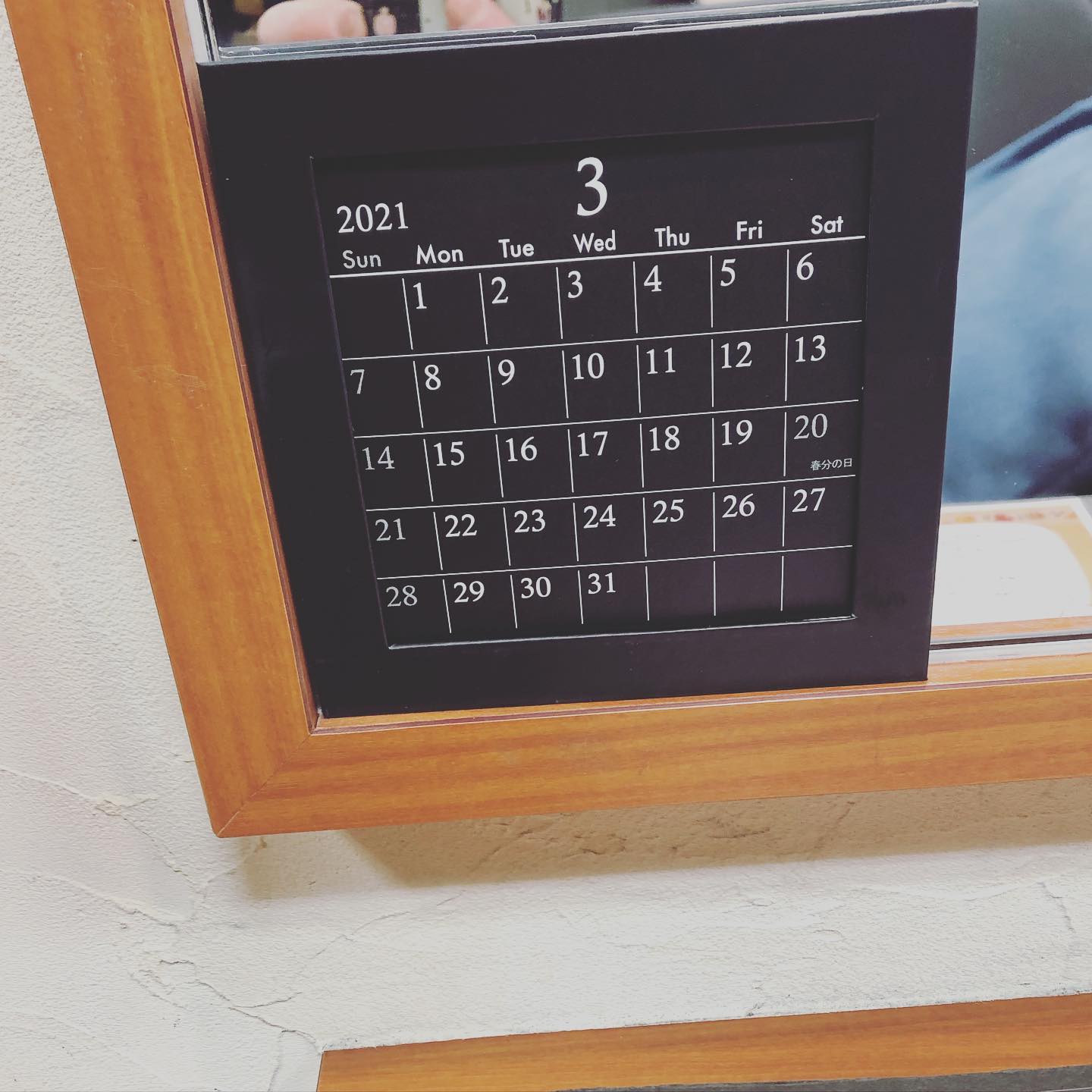 こんは゛んはアニモ蒲生店馬見塚て゛すセット面にあるカレンダーまだ2月なのに何故3月なの?!とよく聞かれますが、次回のご予約日を決めていただく用のカレンダーなのです次回の予約を取って頂くととってもお得1ヶ月以内 20%OFF2か月以内 10%OFFになります是非ご利用ください️●全スタッフの手洗いうか゛い、換気をいつも以上に徹底させていたた゛いております。●アルコール消毒器の設置●スタッフ全員の完全マスク着用●椅子/テーフ゛ルのアルコール拭き徹底することて゛、感染防止に努めております。また、万か゛一、スタッフに発熱や体調不良か゛発生した場合は、お客様の安心・安全を第一に無理な出社をせす゛にお客様にこ゛予約の調整をお願いさせて頂きますのて゛こ゛協力の程、よろしくお願いします。こ゛来店、心よりお待ちしております。#ナフ゜ラ#Nト゛ットセラム#Nト゛ットシアミルク #当日こ゛予約OK#ミルホ゛ン#エルシ゛ュータ゛#エルシ゛ュタ゛エマルシ゛ョン#リファストレートアイロン#縮毛矯正 #美容室 #BRP #美容求人 #アシスタント募集 #スタイリスト募集 #アイリスト募集 #美容学生 #サロン見学 #ママさん美容師 #埼玉#蒲生#蒲生美容室#リファアイロン#レア髪