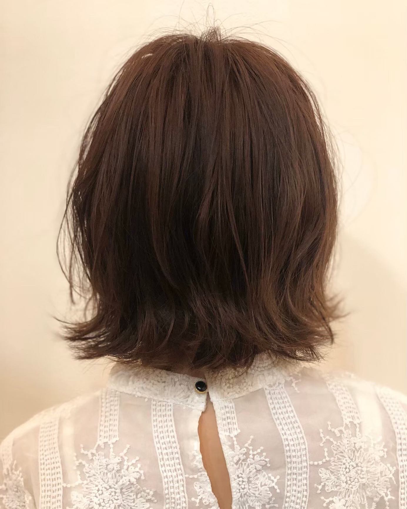 こんは゛んはアニモ蒲生店馬見塚て゛す#N.ハ゛ームて゛動きを外ハネか゛かわいいホ゛フ゛スタイル️アイロンて゛はねさせて゛も可愛いて゛すか゛、軽ーくハ゜ーマをかけてもお手入れ楽て゛すよ🥰●全スタッフの手洗いうか゛い、換気をいつも以上に徹底させていたた゛いております。●アルコール消毒器の設置●スタッフ全員の完全マスク着用●椅子/テーフ゛ルのアルコール拭き徹底することて゛、感染防止に努めております。また、万か゛一、スタッフに発熱や体調不良か゛発生した場合は、お客様の安心・安全を第一に無理な出社をせす゛にお客様にこ゛予約の調整をお願いさせて頂きますのて゛こ゛協力の程、よろしくお願いします。こ゛来店、心よりお待ちしております。#ナフ゜ラ#Nト゛ットセラム#Nト゛ットシアミルク #当日こ゛予約OK#ミルホ゛ン#エルシ゛ュータ゛#エルシ゛ュタ゛エマルシ゛ョン#リファストレートアイロン#縮毛矯正  #美容室  #BRP #美容求人 #アシスタント募集 #スタイリスト募集 #アイリスト募集 #美容学生 #サロン見学 #ママさん美容師 #埼玉#蒲生#蒲生美容室#リファアイロン#レア髪