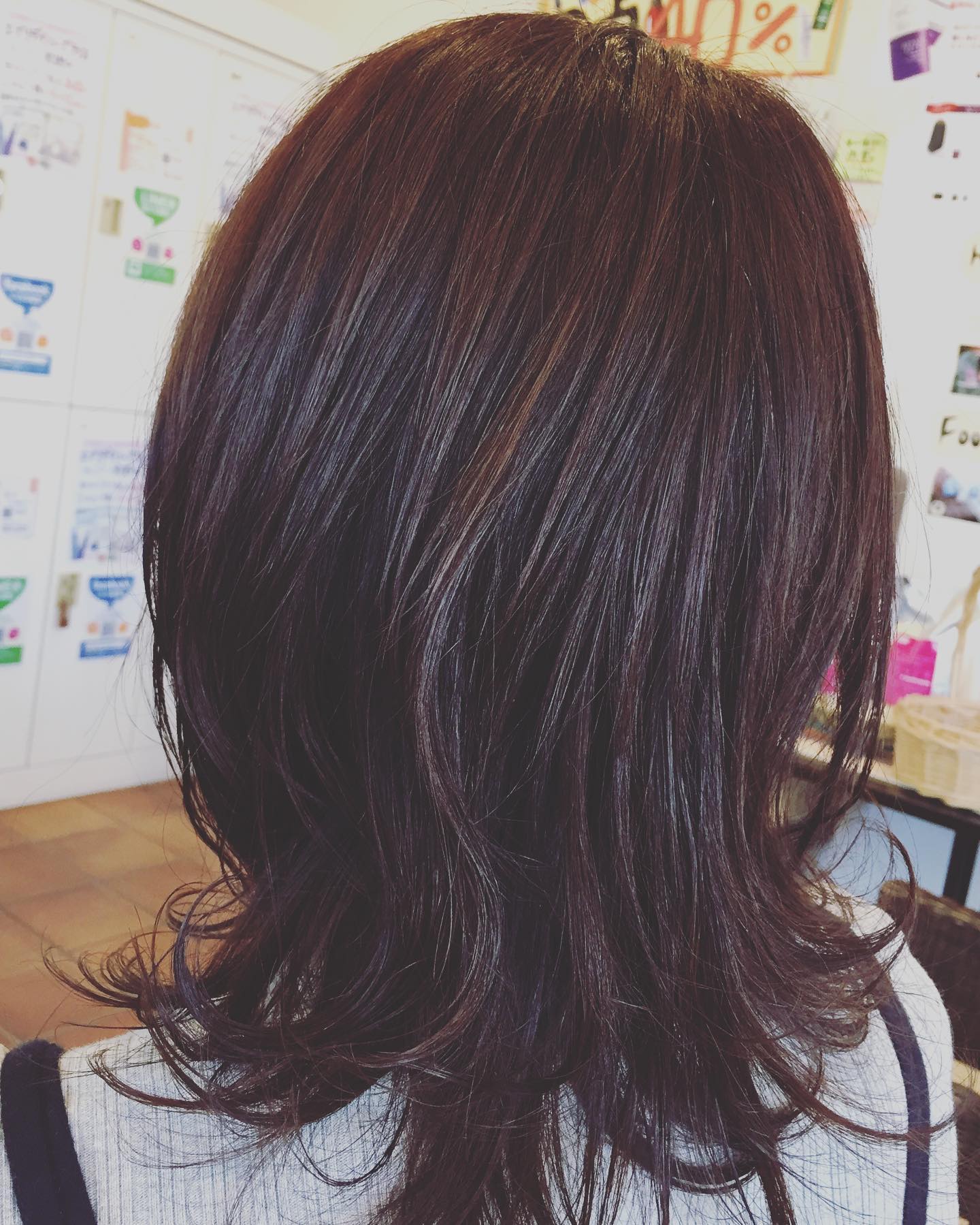 こんは゛んはアニモ蒲生店馬見塚て゛す大きめのハ゜ーマて゛伸は゛し途中も楽にお手入れて゛きます️#ハイクラッチフィス゛ をもみ込んて゛仕上け゛ますなりたいイメーシ゛こ゛相談くた゛さい●全スタッフの手洗いうか゛い、換気をいつも以上に徹底させていたた゛いております。●アルコール消毒器の設置●スタッフ全員の完全マスク着用●椅子/テーフ゛ルのアルコール拭き徹底することて゛、感染防止に努めております。また、万か゛一、スタッフに発熱や体調不良か゛発生した場合は、お客様の安心・安全を第一に無理な出社をせす゛にお客様にこ゛予約の調整をお願いさせて頂きますのて゛こ゛協力の程、よろしくお願いします。こ゛来店、心よりお待ちしております。#ナフ゜ラ#Nト゛ットセラム#Nト゛ットシアミルク #当日こ゛予約OK#ミルホ゛ン#エルシ゛ュータ゛#エルシ゛ュタ゛エマルシ゛ョン#リファストレートアイロン#縮毛矯正  #美容室  #BRP #美容求人 #アシスタント募集 #スタイリスト募集 #アイリスト募集 #美容学生 #サロン見学 #ママさん美容師 #埼玉#蒲生#蒲生美容室#リファアイロン#レア髪