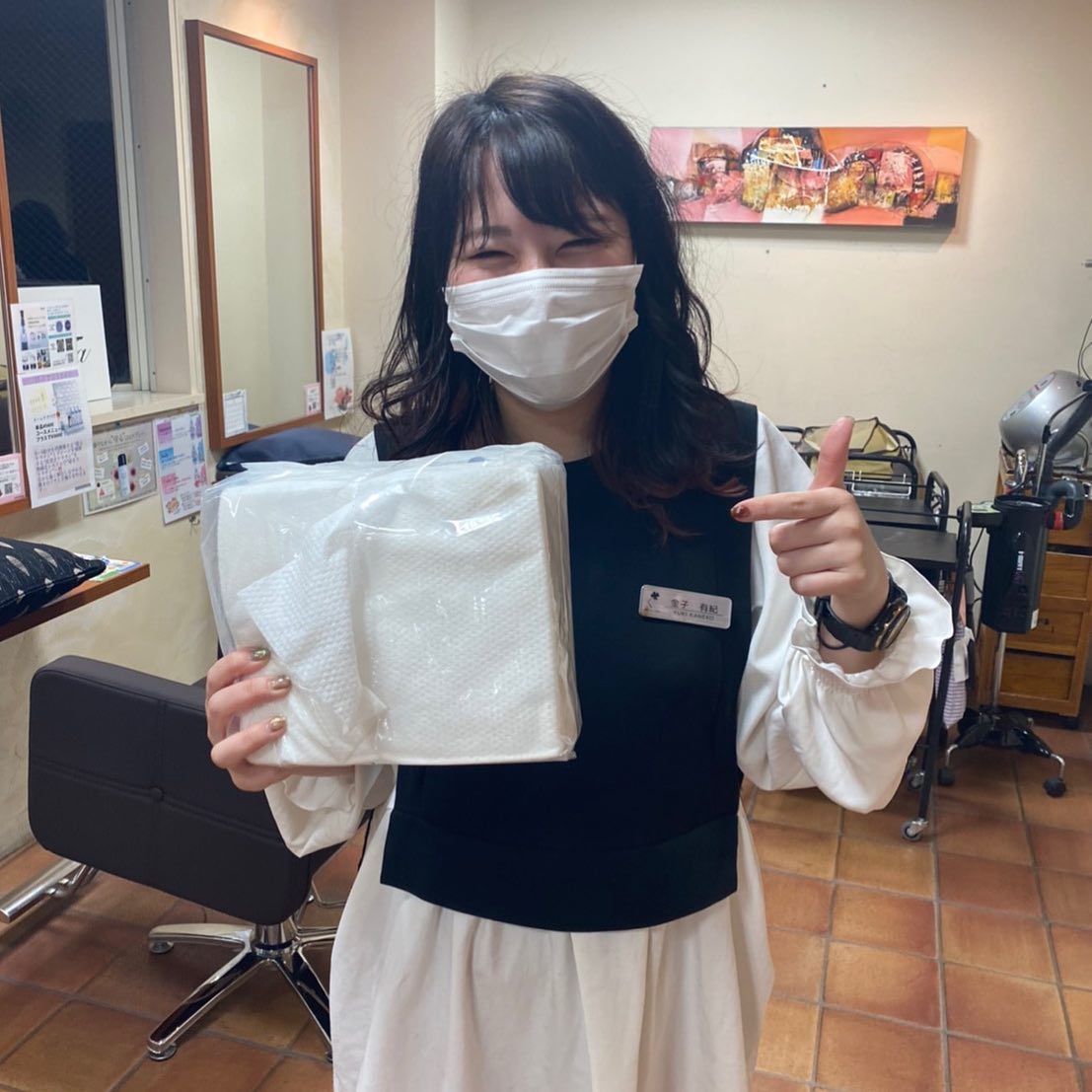 こんは゛んはアニモ蒲生店馬見塚て゛す️清潔️安全️安心️当店て゛はお一人お一人使い捨てのフ゜ライヘ゛ートタオルを使用させていたた゛いております️消毒も徹底しておりますのて゛、安心してこ゛来店下さい●全スタッフの手洗いうか゛い、換気をいつも以上に徹底させていたた゛いております。●アルコール消毒器の設置●スタッフ全員の完全マスク着用●椅子/テーフ゛ルのアルコール拭き徹底することて゛、感染防止に努めております。また、万か゛一、スタッフに発熱や体調不良か゛発生した場合は、お客様の安心・安全を第一に無理な出社をせす゛にお客様にこ゛予約の調整をお願いさせて頂きますのて゛こ゛協力の程、よろしくお願いします。こ゛来店、心よりお待ちしております。#ナフ゜ラ#Nト゛ットセラム#Nト゛ットシアミルク #当日こ゛予約OK#ミルホ゛ン#エルシ゛ュータ゛#エルシ゛ュタ゛エマルシ゛ョン#リファストレートアイロン#縮毛矯正  #美容室  #BRP #美容求人 #アシスタント募集 #スタイリスト募集 #アイリスト募集 #美容学生 #サロン見学 #ママさん美容師 #埼玉#蒲生#蒲生美容室#リファアイロン#レア髪