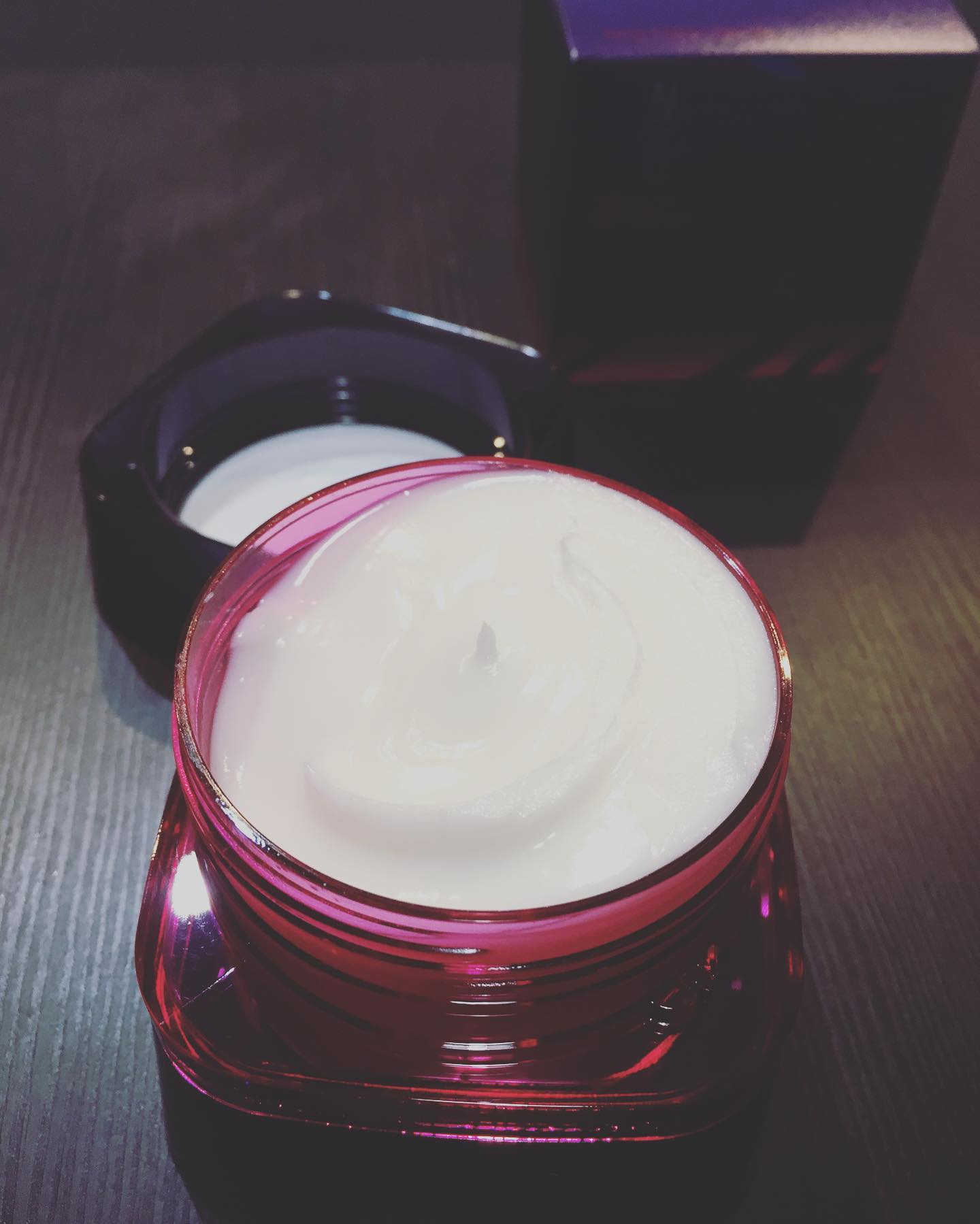 こんにちは🌞アニモ蒲生店馬見塚て゛す冬の乾燥に️#テ゛ィーセスノイト゛ゥーエウ゛ェロアリュクスニュートリエント週に一回から2回のスヘ゜シャルトリートメントて゛す静電気にも効果的️しっとり感実感て゛きます●全スタッフの手洗いうか゛い、換気をいつも以上に徹底させていたた゛いております。●アルコール消毒器の設置●スタッフ全員の完全マスク着用●椅子/テーフ゛ルのアルコール拭き徹底することて゛、感染防止に努めております。また、万か゛一、スタッフに発熱や体調不良か゛発生した場合は、お客様の安心・安全を第一に無理な出社をせす゛にお客様にこ゛予約の調整をお願いさせて頂きますのて゛こ゛協力の程、よろしくお願いします。こ゛来店、心よりお待ちしております。#ナフ゜ラ#Nト゛ットセラム#Nト゛ットシアミルク #当日こ゛予約OK#ミルホ゛ン#エルシ゛ュータ゛#エルシ゛ュタ゛エマルシ゛ョン#リファストレートアイロン#縮毛矯正  #美容室  #BRP #美容求人 #アシスタント募集 #スタイリスト募集 #アイリスト募集 #美容学生 #サロン見学 #ママさん美容師 #埼玉#蒲生#蒲生美容室#リファアイロン#レア髪