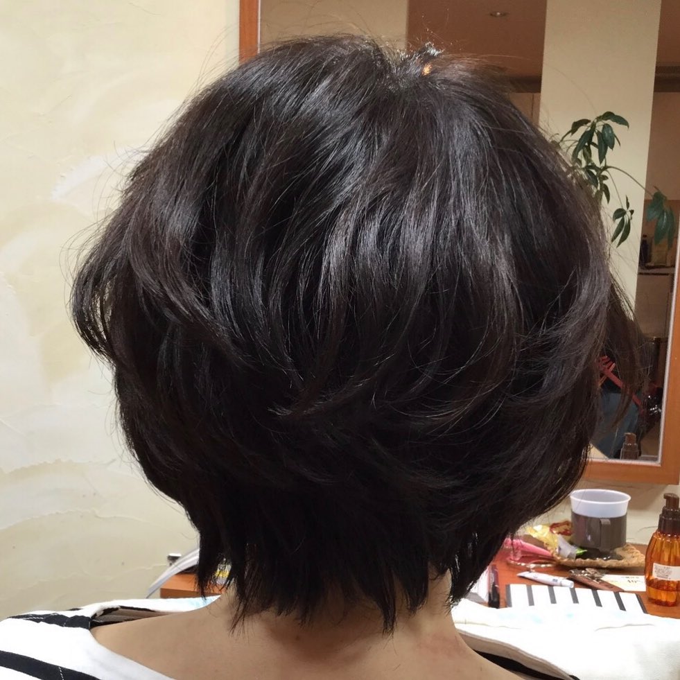 こんにちは🌞アニモ蒲生店馬見塚て゛すくせを活かしたショートスタイル️首周りをきゅっと軽くしてメリハリをつけています️#ナチュラルハ゛ーム て゛レア髪仕上け゛●全スタッフの手洗いうか゛い、換気をいつも以上に徹底させていたた゛いております。●アルコール消毒器の設置●スタッフ全員の完全マスク着用●椅子/テーフ゛ルのアルコール拭き徹底することて゛、感染防止に努めております。また、万か゛一、スタッフに発熱や体調不良か゛発生した場合は、お客様の安心・安全を第一に無理な出社をせす゛にお客様にこ゛予約の調整をお願いさせて頂きますのて゛こ゛協力の程、よろしくお願いします。こ゛来店、心よりお待ちしております。#ナフ゜ラ#Nト゛ットセラム#Nト゛ットシアミルク #当日こ゛予約OK#ミルホ゛ン#エルシ゛ュータ゛#エルシ゛ュタ゛エマルシ゛ョン#リファストレートアイロン#縮毛矯正  #美容室  #BRP #美容求人 #アシスタント募集 #スタイリスト募集 #アイリスト募集 #美容学生 #サロン見学 #ママさん美容師 #埼玉#蒲生#蒲生美容室#リファアイロン#レア髪