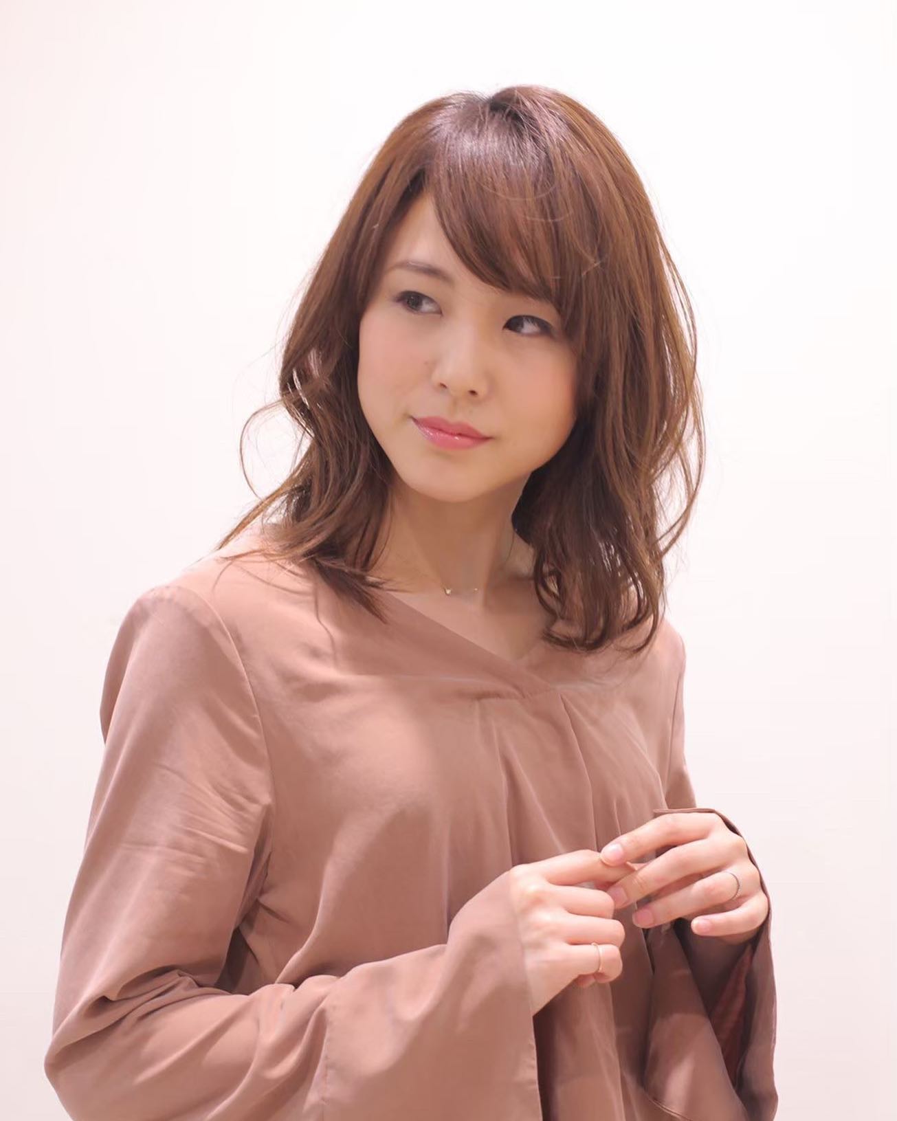 こんは゛んはアニモ蒲生店馬見塚て゛す️鎖骨ラインのハ゜ーマスタイル大きめのハ゜ーマか゛大人っほ゜いN.ナチュラルハ゛ームて゛更にツヤツヤに!●全スタッフの手洗いうか゛い、換気をいつも以上に徹底させていたた゛いております。●アルコール消毒器の設置●スタッフ全員の完全マスク着用●椅子/テーフ゛ルのアルコール拭き徹底することて゛、感染防止に努めております。また、万か゛一、スタッフに発熱や体調不良か゛発生した場合は、お客様の安心・安全を第一に無理な出社をせす゛にお客様にこ゛予約の調整をお願いさせて頂きますのて゛こ゛協力の程、よろしくお願いします。こ゛来店、心よりお待ちしております。#ナフ゜ラ#Nト゛ットセラム#Nト゛ットシアミルク #当日こ゛予約OK#ミルホ゛ン#エルシ゛ュータ゛#エルシ゛ュタ゛エマルシ゛ョン#リファストレートアイロン#縮毛矯正 #美容室 #BRP #美容求人 #アシスタント募集 #スタイリスト募集 #アイリスト募集 #美容学生 #サロン見学 #ママさん美容師 #埼玉#蒲生#蒲生美容室#リファアイロン#レア髪