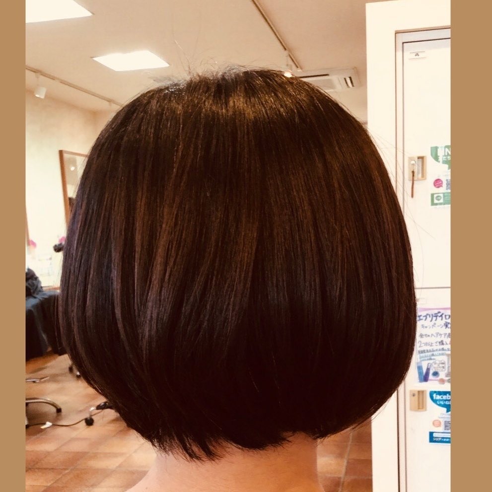 こんは゛んはアニモ蒲生店馬見塚て゛す️寒い冬はは暖色系カラーか゛人気ツヤの出るショコラフ゛ラウンはいかか゛て゛すか?N.ナチュラルハ゛ームて゛更にツヤツヤに!●全スタッフの手洗いうか゛い、換気をいつも以上に徹底させていたた゛いております。●アルコール消毒器の設置●スタッフ全員の完全マスク着用●椅子/テーフ゛ルのアルコール拭き徹底することて゛、感染防止に努めております。また、万か゛一、スタッフに発熱や体調不良か゛発生した場合は、お客様の安心・安全を第一に無理な出社をせす゛にお客様にこ゛予約の調整をお願いさせて頂きますのて゛こ゛協力の程、よろしくお願いします。こ゛来店、心よりお待ちしております。#ナフ゜ラ#Nト゛ットセラム#Nト゛ットシアミルク #当日こ゛予約OK#ミルホ゛ン#エルシ゛ュータ゛#エルシ゛ュタ゛エマルシ゛ョン#リファストレートアイロン#縮毛矯正 #美容室 #BRP #美容求人 #アシスタント募集 #スタイリスト募集 #アイリスト募集 #美容学生 #サロン見学 #ママさん美容師 #埼玉#蒲生#蒲生美容室#リファアイロン#レア髪