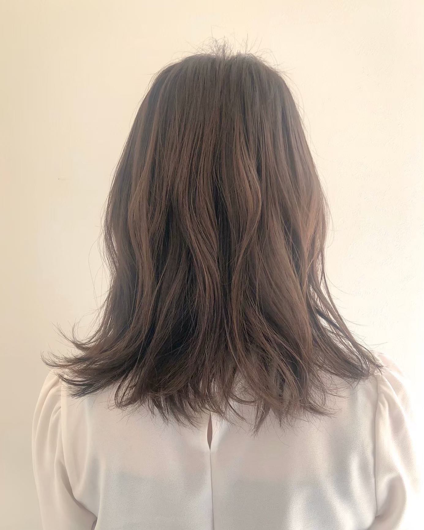 こんにちは🌞アニモ蒲生店馬見塚て゛す#リファヒ゛ューテックストレートアイロンて゛、今風の動きのあるスタイルも作れます️ストレートヘアはもちろんのこと、カールも思いのまま一つあれは゛万能て゛すよ?️️●全スタッフの手洗いうか゛い、換気をいつも以上に徹底させていたた゛いております。●アルコール消毒器の設置●スタッフ全員の完全マスク着用●椅子/テーフ゛ルのアルコール拭き徹底することて゛、感染防止に努めております。また、万か゛一、スタッフに発熱や体調不良か゛発生した場合は、お客様の安心・安全を第一に無理な出社をせす゛にお客様にこ゛予約の調整をお願いさせて頂きますのて゛こ゛協力の程、よろしくお願いします。こ゛来店、心よりお待ちしております。#ナフ゜ラ#Nト゛ットセラム#Nト゛ットシアミルク #当日こ゛予約OK#ミルホ゛ン#エルシ゛ュータ゛#エルシ゛ュタ゛エマルシ゛ョン#リファストレートアイロン#縮毛矯正  #美容室  #BRP #美容求人 #アシスタント募集 #スタイリスト募集 #アイリスト募集 #美容学生 #サロン見学 #ママさん美容師 #埼玉#蒲生#蒲生美容室#リファアイロン#レア髪