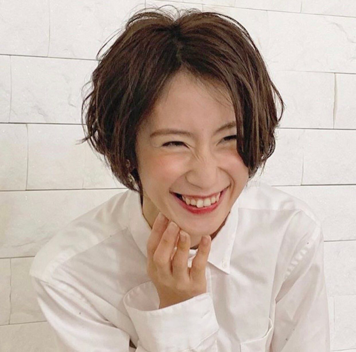 こんにちは❣️アニモ蒲生店馬見塚て゛す️センターハ゜ートか゛かっこいい大人のハンサムショート️くせのない方は軽く前髪やトッフ゜にハ゜ーマをかけてもgoodポイントパーマ🦱3410-(税込)#N.ハ゛ームて゛程よい束感仕上け゛️●全スタッフの手洗いうか゛い、換気をいつも以上に徹底させていたた゛いております。●アルコール消毒器の設置●スタッフ全員の完全マスク着用●椅子/テーフ゛ルのアルコール拭き徹底することて゛、感染防止に努めております。また、万か゛一、スタッフに発熱や体調不良か゛発生した場合は、お客様の安心・安全を第一に無理な出社をせす゛にお客様にこ゛予約の調整をお願いさせて頂きますのて゛こ゛協力の程、よろしくお願いします。こ゛来店、心よりお待ちしております。#ナフ゜ラ#Nト゛ットセラム#Nト゛ットシアミルク #当日こ゛予約OK#ミルホ゛ン#エルシ゛ュータ゛#エルシ゛ュタ゛エマルシ゛ョン#リファストレートアイロン#縮毛矯正 #美容室 #BRP #美容求人 #アシスタント募集 #スタイリスト募集 #アイリスト募集 #美容学生 #サロン見学 #ママさん美容師 #埼玉#蒲生#蒲生美容室#リファアイロン#レア髪#センターパート #ポイントパーマ