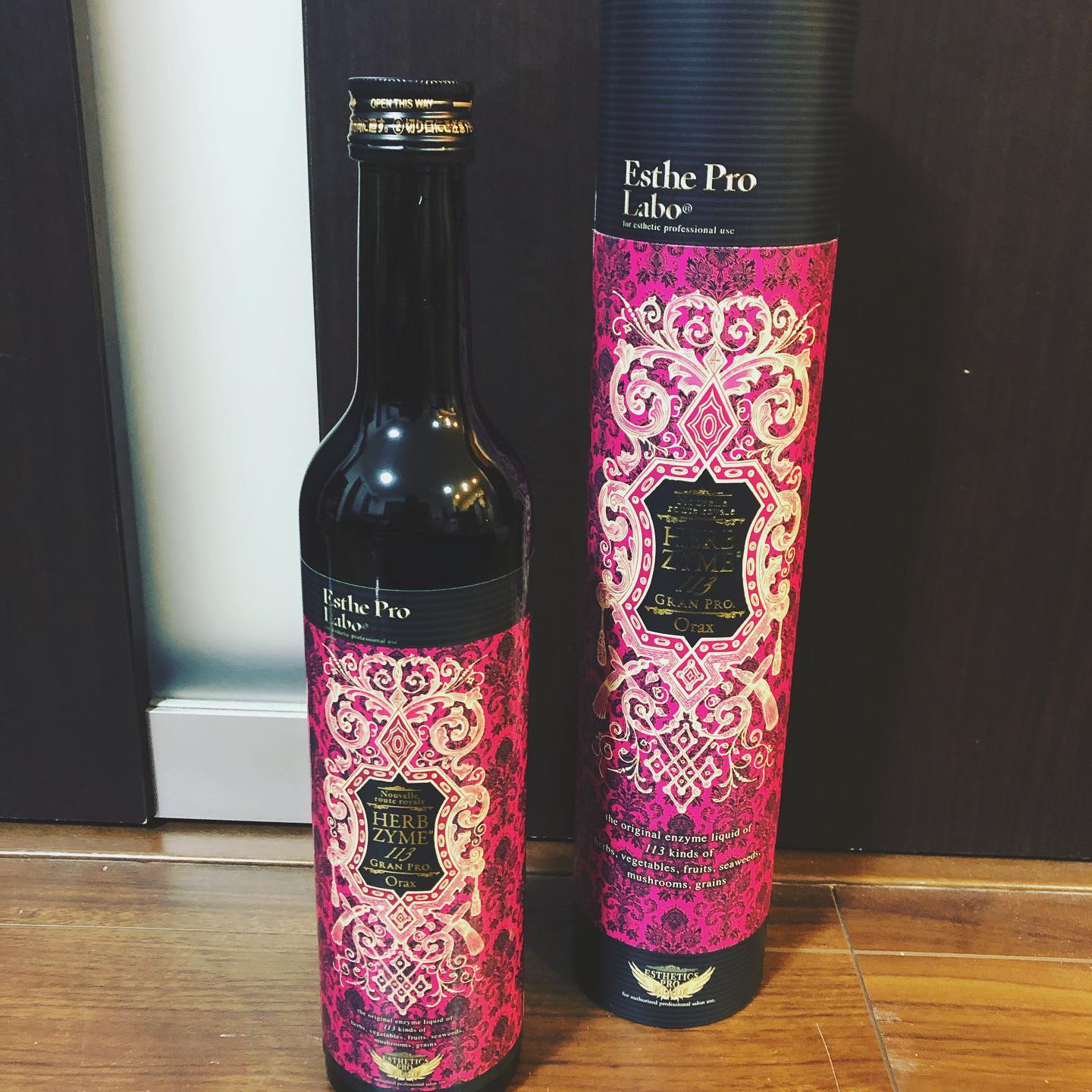 こんばんはアニモ蒲生店馬見塚です！エステプロラボのハーブザイム️話題の商品人気です️私はオラックス（ザクロ）を愛飲中️毎日炭酸水で割って愛飲中️毎朝20ミリを炭酸水で飲んでますオラックスはポリフェノールが豊富に含まれているので美容にも効果的️酸味があって飲みやすいです腸がスッキリしてきました♪何よりお肌の調子がすこぶる良いのが嬉しいです腸を休めてみませんか私も休みの日に酵素でファスティングに挑戦してみようかと思ってます️●全スタッフの手洗いうか゛い、換気をいつも以上に徹底させていたた゛いております。●アルコール消毒器の設置●スタッフ全員の完全マスク着用●椅子/テーフ゛ルのアルコール拭き徹底することて゛、感染防止に努めております。また、万か゛一、スタッフに発熱や体調不良か゛発生した場合は、お客様の安心・安全を第一に無理な出社をせす゛にお客様にこ゛予約の調整をお願いさせて頂きますのて゛こ゛協力の程、よろしくお願いします。こ゛来店、心よりお待ちしております。#ナフ゜ラ#Nト゛ットセラム#Nト゛ットシアミルク #当日こ゛予約OK#ミルホ゛ン#エルシ゛ュータ゛#エルシ゛ュタ゛エマルシ゛ョン#リファストレートアイロン#縮毛矯正  #美容室  #BRP #美容求人 #アシスタント募集 #スタイリスト募集 #アイリスト募集 #美容学生 #サロン見学 #ママさん美容師 #埼玉#蒲生#蒲生美容室#リファアイロン#レア髪#腸活 #ハーブザイム113グランプロ#ザクロ#ポリフェノール#ファスティング