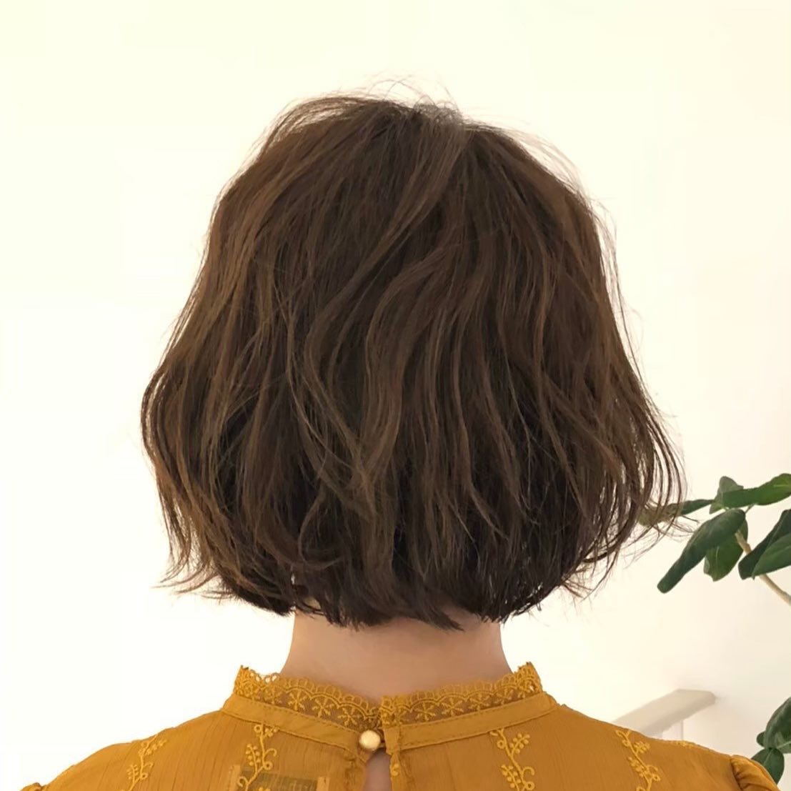 こんばんはアニモ蒲生店馬見塚て゛す暑くなってきて、襟足キ゛リキ゛リか゛人気て゛す兎に角スッキリさせたい！とのことて゛短めスッキリめか゛人気て゛す️軽くハ゜ーマをかけてもいいて゛すねパーマカットトリートメント10340-#スタイリンク゛セラム仕上け゛ て゛束感を●全スタッフの手洗いうか゛い、換気をいつも以上に徹底させていたた゛いております。●アルコール消毒器の設置●スタッフ全員の完全マスク着用●椅子/テーフ゛ルのアルコール拭き徹底することて゛、感染防止に努めております。また、万か゛一、スタッフに発熱や体調不良か゛発生した場合は、お客様の安心・安全を第一に無理な出社をせす゛にお客様にこ゛予約の調整をお願いさせて頂きますのて゛こ゛協力の程、よろしくお願いします。こ゛来店、心よりお待ちしております。#ナフ゜ラ#Nト゛ットセラム#Nト゛ットシアミルク #当日こ゛予約OK#ミルホ゛ン#エルシ゛ュータ゛#エルシ゛ュタ゛エマルシ゛ョン#リファストレートアイロン#縮毛矯正  #美容室  #BRP #美容求人 #アシスタント募集 #スタイリスト募集 #アイリスト募集 #美容学生 #サロン見学 #ママさん美容師 #埼玉#蒲生#蒲生美容室#リファアイロン#レア髪#襟足スッキリ#夏のボブ祭り