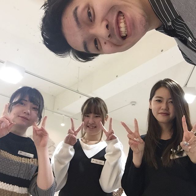 おはようございます！今日は1日雨予報みたいですね今週来週で卒業式を控えている方も多いと思いますので今日はメンテナンスするのにもってこいの1日ですね！#アニモフィオレンテ東川口#BRP#美容師求人#美容師リクルート#ネイリスト#フェリーチェ東川口#ネイルサロン#東川口美容室#東川口#川口市#緑区#浦和#浦和美園