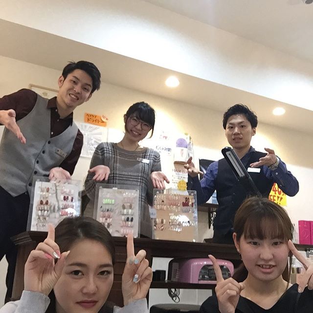 おはようございます！昨日もネイル同時をやりたいとのお問い合わせがあり今月は増えることが予想されるので是非！早めに！#アニモフィオレンテ東川口#BRP#美容師求人#美容師リクルート#ネイリスト#フェリーチェ東川口#ネイルサロン#東川口美容室#東川口#川口市#緑区#浦和#浦和美園