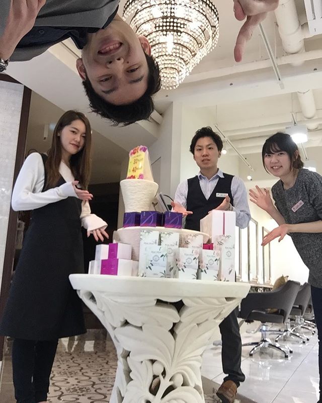 おはようございます🌞昨日から花粉がやばいらしいですね。。。意外と髪にも付着してそれが原因で痒くなる。なんてこと聞きますのでお出かけ前に保護剤なんかをかけておくと防げたりなんかしますよ！当店ではそういった商品も30%40%で購入出来るのでいつでもお問い合わせくださいね^_^！#アニモフィオレンテ東川口#BRP#美容師求人#美容師リクルート#ネイリスト#フェリーチェ東川口#ネイルサロン#東川口美容室#東川口#川口市#緑区#浦和#浦和美園