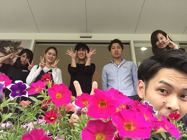 おはようございます最近パーマをかけるお客様が当店では急増中に伴い急遽特別キャンペーンやっております?詳しくは店内スタッフにお聞きくださいね?#アニモフィオレンテ東川口#BRP#美容師求人#美容師リクルート#ネイリスト#フェリーチェ東川口#ネイルサロン#東川口美容室#東川口#川口市#緑区#浦和#浦和美園