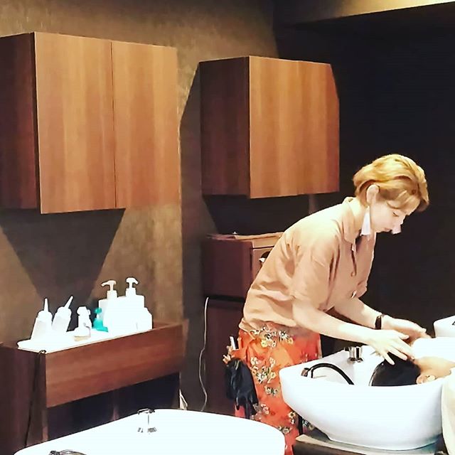 こんにちは増尾です入社して、5ヵ月️今月からカット練習入りました️増尾頑張りまぁ️す#N.#ナプラ#ミルボン#美容師求人 #美容室求人 #美容師募集 #スタッフ募集#美容専門学校 #スタイリスト募集 #アシスタント募集 #ネイリスト募集#アーバンパークライン #東武線 #春日部美容室#東萌ビューティーカレッジ#埼玉理容美容専門学校#日曜定休 #美容室日曜日休み #マツエク #ネイル#撮影モデル募集#エルジューダ#アイラッシュ#レイクタウン