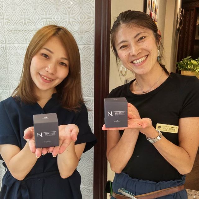 こんにちは増尾ですショートで癖毛の私はN.オムアクアグリースを使ってます髪を水で少し濡らしてこれをつけると癖がいい感じに馴染みます#N.#ナプラ#ミルボン#美容師求人 #美容室求人 #美容師募集 #スタッフ募集#美容専門学校 #スタイリスト募集 #アシスタント募集 #ネイリスト募集#アーバンパークライン #東武線 #春日部美容室#東萌ビューティーカレッジ#埼玉理容美容専門学校#日曜定休 #美容室日曜日休み #マツエク #ネイル#撮影モデル募集#エルジューダ#アイラッシュ#レイクタウン