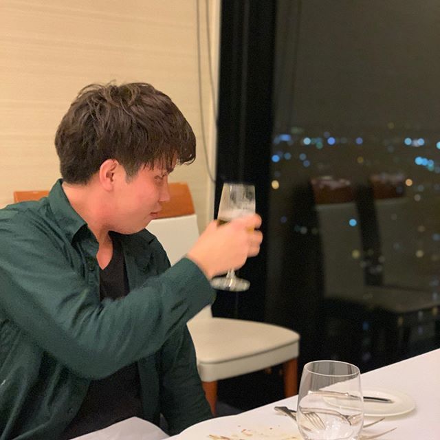 こんにちは増尾です脇野さんが夜景を見ながら「君の瞳に乾杯」とキザなセリフを言って場を盛り上げてくれました#N.#ナプラ#ミルボン#美容師求人 #美容室求人 #美容師募集 #スタッフ募集#美容専門学校 #スタイリスト募集 #アシスタント募集 #ネイリスト募集#アーバンパークライン #東武線 #春日部美容室#東萌ビューティーカレッジ#埼玉理容美容専門学校#日曜定休 #美容室日曜日休み #マツエク #ネイル#撮影モデル募集#エルジューダ#アイラッシュ#レイクタウン