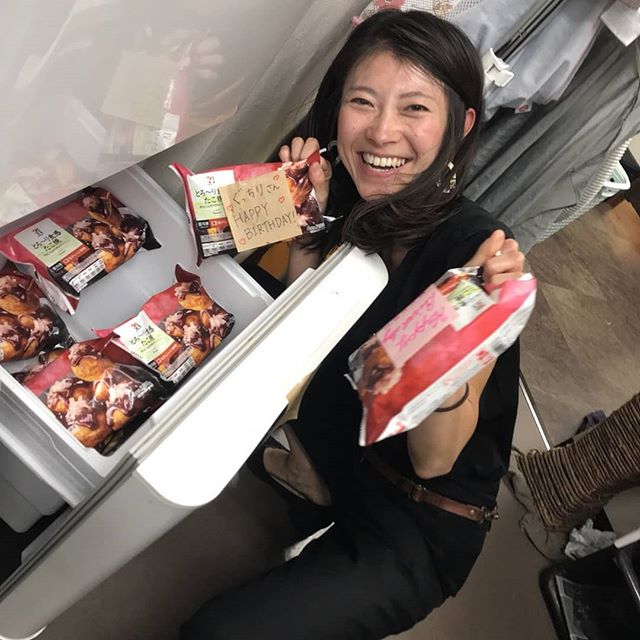 こんにちは増尾です山口さんハッピーバスデェー皆でたこ焼きプレゼント#N.#ナプラ#ミルボン#美容師求人 #美容室求人 #美容師募集 #スタッフ募集#美容専門学校 #スタイリスト募集 #アシスタント募集 #ネイリスト募集#アーバンパークライン #東武線 #春日部美容室#東萌ビューティーカレッジ#埼玉理容美容専門学校#日曜定休 #美容室日曜日休み #マツエク #ネイル#撮影モデル募集#エルジューダ#アイラッシュ#レイクタウン