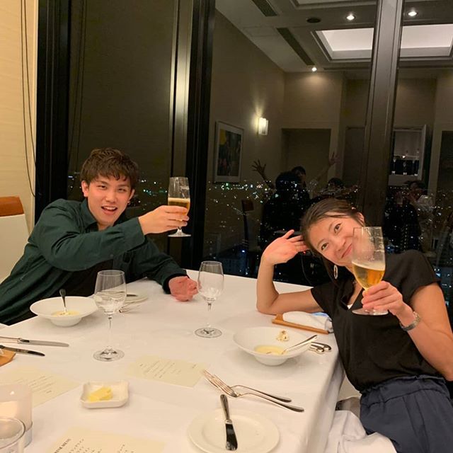 こんにちは増尾です綺麗な夜景を見ながら皆でご褒美ディナーモエ・エ・シャンドンいただきましたぁ～#N.#ナプラ#ミルボン#美容師求人 #美容室求人 #美容師募集 #スタッフ募集#美容専門学校 #スタイリスト募集 #アシスタント募集 #ネイリスト募集#アーバンパークライン #東武線 #春日部美容室#東萌ビューティーカレッジ#埼玉理容美容専門学校#日曜定休 #美容室日曜日休み #マツエク #ネイル#撮影モデル募集#エルジューダ#アイラッシュ#レイクタウン