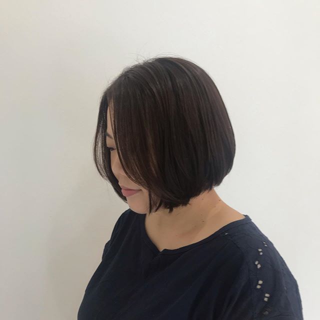 ワンレングスベースにカット！表面は軽さを出し柔らかい印象に！スタイリング剤はN.スタイリングセラムを使用しています！