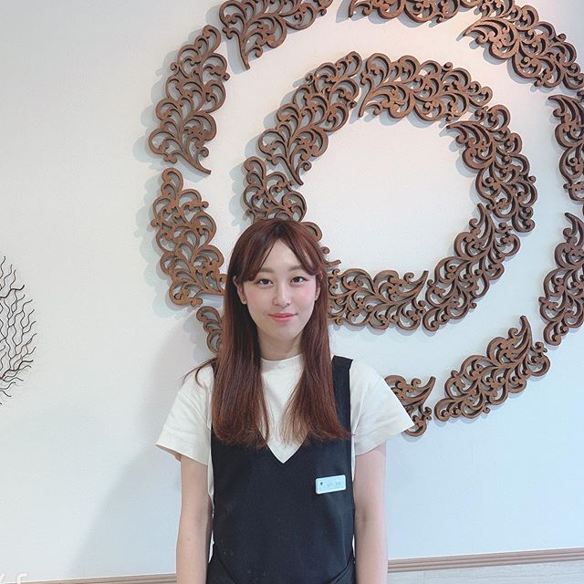 こんにちは増尾です！スタッフ紹介です！ネイリストの岩田さん明るく、お客様とお話しするのが大好きです施術も丁寧で、お客様の期待に応えます！ぜひ、会いにきてください