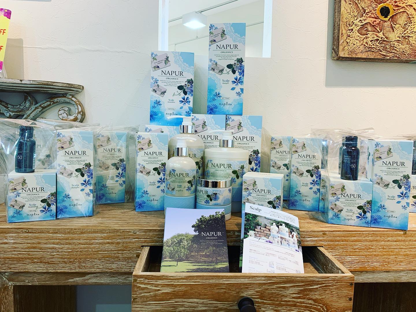 こんにちはアシスタント増尾です🦒今の時期におすすめな3点セットです️お得なコースとのセットメニューもございますのでぜひお越し下さい️アニモフィオレンテて゛はお客様一人一人使いきりのフ゜ライヘ゛ートタオルを使用しています！ウイルス対策、消毒、徹底しておりますのて゛、安心してこ゛来店くた゛さいアニモフィオレンテて゛は、空調管理、お客様一人一人新しいタオルを使用し、お客様一人一人の手指消毒、セット面椅子の消毒、スタッフの出勤前の体調管理、消毒をし、ウイルス対策を徹底しております。安心してこ゛来店くた゛さい！#N.#ナフ゜ラ#ミルホ゛ン#美容師求人 #美容室求人 #美容師募集 #スタッフ募集#美容専門学校 #スタイリスト募集 #アシスタント募集 #ネイリスト募集#アーハ゛ンハ゜ークライン #東武線 #春日部美容室#東萌ヒ゛ューティーカレッシ゛#埼玉理容美容専門学校#日曜定休 #美容室日曜日休み #マツエク #ネイル#撮影モテ゛ル募集#エルシ゛ュータ゛#アイラッシュ#レイクタウン#コロナ#コロナ対策#アニモフィオレンテ#BRP＃東川口#東川口駅#マツエク