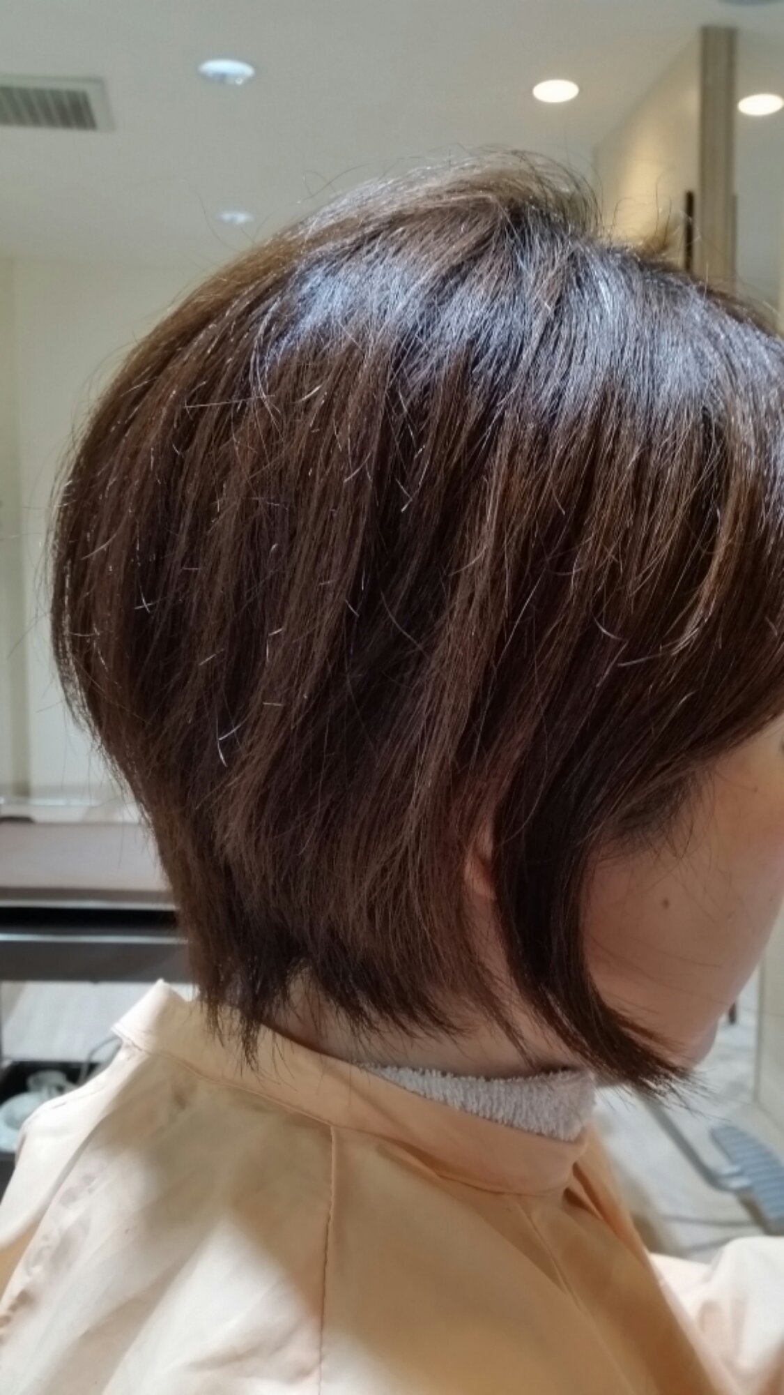 秋は襟足すっきり ショートボブ 春日部の美容室 ヘアサロン アニモフィオレンテ春日部店 Animofiorente