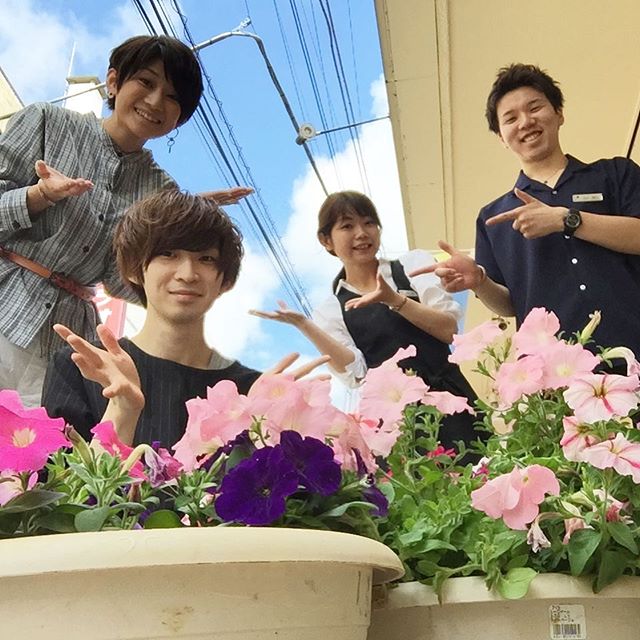 こんにちは！今日のスタッフ紹介です★今日はみなさまご存知！ゴッドハンドの工藤です！もうそろそろスタイリストデビュー？？ただ今特訓中です！！！メンズカットとても上手になりました！応援頂ければ幸いです★#BRP#春日部#フィオレンテ#美容室#トータルビューティ#越谷#美容室求人#アイラッシュ#アイリスト#求人#ネイル#ネイリスト#スタイリスト#アシスタント#日曜日#定休日#福利厚生