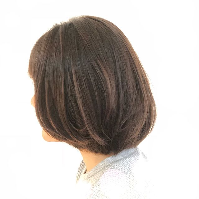 こんにちは★秋はボブが可愛くないですか？ストレートな方はゆるっとパーマをかけても柔らかくて可愛いですね。ダークトーンが大人可愛く、素敵だと思います★#N.#ナプラ#ミルボン#美容師求人 #美容室求人 #美容師募集 #スタッフ募集#美容専門学校 #スタイリスト募集 #アシスタント募集 #ネイリスト募集#アーバンパークライン #東武線 #春日部美容室#東萌ビューティーカレッジ#埼玉理容美容専門学校#日曜定休 #美容室日曜日休み #マツエク #ネイル#撮影モデル募集#エルジューダ#アイラッシュ#レイクタウン