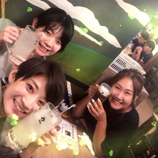 先日、ミーティングと称してネイリストリーダー小川と主任の石井と食事に行きました★主任の熱い言葉。。。アツい人好きです！トータルビューティーサロンならではの交流です★ネイルサンプルも秋めいたものが沢山です(^^)カラーチェンジも出来ますのでぜひ！#N.#ナプラ#ミルボン#美容師求人 #美容室求人 #美容師募集 #スタッフ募集#美容専門学校 #スタイリスト募集 #アシスタント募集 #ネイリスト募集#アーバンパークライン #東武線 #春日部美容室#東萌ビューティーカレッジ#埼玉理容美容専門学校#日曜定休 #美容室日曜日休み #マツエク #ネイル#撮影モデル募集#エルジューダ#アイラッシュ#レイクタウン