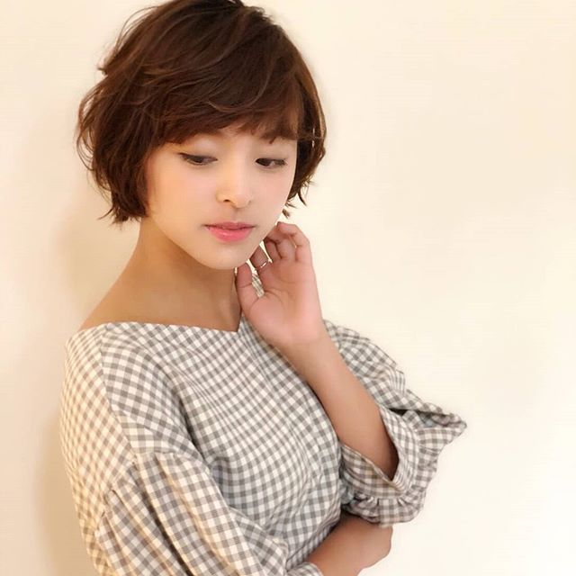 こんにちは！やっぱりイメチェンにはパーマです★ボブやショートに飽きたら、レングスを少し変えてパーマで雰囲気を変えませんか？？ ショート、パーマ、は飛鳥馬にお任せ★#N.#ナプラ#ミルボン#美容師求人 #美容室求人 #美容師募集 #スタッフ募集#美容専門学校 #スタイリスト募集 #アシスタント募集 #ネイリスト募集#アーバンパークライン #東武線 #春日部美容室#東萌ビューティーカレッジ#埼玉理容美容専門学校#日曜定休 #美容室日曜日休み #マツエク #ネイル#撮影モデル募集#エルジューダ#アイラッシュ#レイクタウン