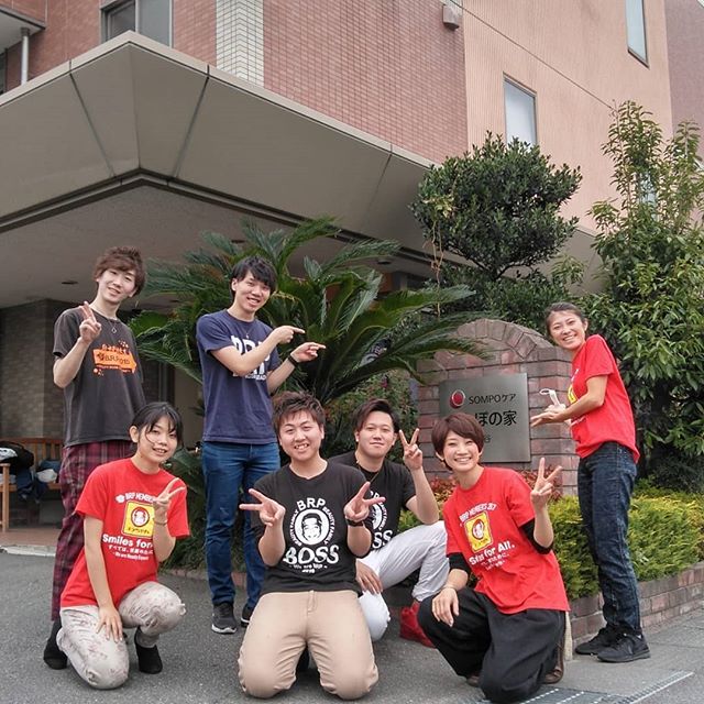 こんちは、お休みを利用してスタイリスト山口とネイリスト小川とともに介護ホームさんにおじゃましてきました！ボランティアカットとネイルをさせていただきました！#N.#ナプラ#ミルボン#美容師求人 #美容室求人 #美容師募集 #スタッフ募集#美容専門学校 #スタイリスト募集 #アシスタント募集 #ネイリスト募集#アーバンパークライン #東武線 #春日部美容室#東萌ビューティーカレッジ#埼玉理容美容専門学校#日曜定休 #美容室日曜日休み #マツエク #ネイル#撮影モデル募集#エルジューダ#アイラッシュ#レイクタウン