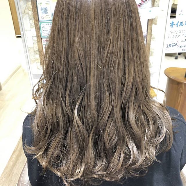 春日部駅から徒歩2分･:*+. animo(アニモ)フィオレンテ春日部店の石井です☆*:.｡. 春人気カラー！アッシュベージュ️春なので明るめカラーに♬ ･*:.｡..｡.:*･' *･゜ﾟ･*:.｡..｡.:*･  ☆*:.｡. ♪ 明日もメニューによりご案内できます！ホットペッパーでもご予約お取りできます #ナプラ#Nドットセラム#ミルボン#Nドットシアミルク#お子様同伴ok #当日ご予約OK#ロブ#エルジューダ#エルジュダエマルジョン#クレオンしんちゃん#春日部#アーバンパークライン#南桜井#春日部西口#春日部の美容室#ナシードカラー#ナピュール#ヘアビューロン#アレンジスタイル#ビューロンカールアイロン#2019#袴ヘア#袴#ゴルフ#縮毛矯正モデル募集