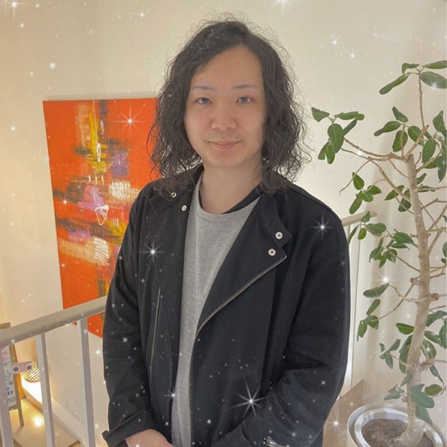 春日部駅から徒歩2分･:*+. 40代の髪のお悩みはお任せ下さい！animo(アニモ)フィオレンテ春日部アシスタントの高山です・本日から春日部店勤務の〝武永〟さんです得意なメニューは…💭明るい白髪染めです️似合うお色味ご提案させていただきます・当店はコロナ対策として従業員マスク営業させて頂いておりますまた皆様にアルコール消毒ご協力頂いておりますのでよろしくお願いします#ナプラ#Nドットセラム#ミルボン#Nドットポリッシュオイル#お子様同伴ok #当日ご予約OK#ロブ#エルジューダ#エルジュダエマルジョン#クレオンしんちゃん#春日部#アーバンパークライン#南桜井#春日部西口#春日部美容室#ナシードカラー#ナピュール#ヘアビューロン#アレンジスタイル#ビューロンカールアイロン#2019#袴ヘア#袴#ゴルフ#40代の髪の悩み