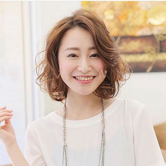 LINEクーポン配信しておりますぜひチェックしてみて下さい♬4月21日〜25日限定5日間！！ 限定50%OFFクーポンカット＋ファインバルブトリートメントコース(¥4500)にプラスで以下のメニューが50%OFFになります️⇩⇩⇩ 🌳全体カラー50%OFFコース¥7000→3500 🌳ストレート50%OFFコース¥15000→¥7500 オススメ❣️ 🌳デジタルパーマ50%OFFコース¥14000→¥7000 🌳パーマ50%OFFコース¥8000→¥4000 ️次回予約割引、その他クーポンとの併用はできませんのでご了承下さい。アニモフィオレンテ春日部店️048-753-2117