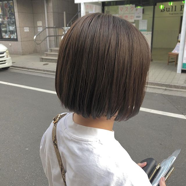 春日部駅から徒歩2分･:*+. animo(アニモ)フィオレンテ春日部店スタイリスト大貫です☆*:.｡. 当日のご予約大歓迎です ･*:.｡..｡.:*･' *･゜ﾟ･*:.｡..｡.:*･  ☆*:.｡. ♪ロングからばっさりショートボブに️️カラーも落ち着かせたベージュ系にスタイリングはN.のポリッシュオイルがオススメです◎ホットペッパーでもご予約お取りできます #ナプラ#Nドットセラム#ミルボン#Nドットシアミルク#お子様同伴ok #当日ご予約OK#ロブ#エルジューダ#エルジュダエマルジョン