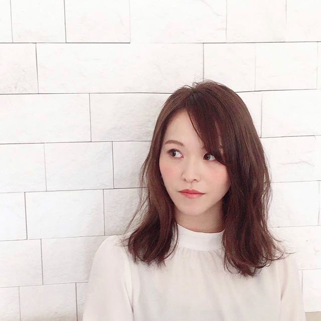 春日部駅から徒歩2分･:*+. 40代の髪のお悩みはお任せ下さい！animo(アニモ)フィオレンテ春日部店スタイリストの武永です・梅雨時期や夏の暑い日の対策としてパーマをオススメしております！トップのボリュームが出ない、毛先が跳ねる、くせが出て思うようにスタイリングができないなどのお悩みがある方にピッタリです♪ダメージが気になる方でもお薬を調整しつつ最善なパーマをご紹介いたします。また、全体のパーマでなくてもトップのボリュームを出すための部分パーマや毛先をワンカール内巻きにするようなパーマなど、スタイルに合わせていろいろとご用意しております。髪がまとまらないとお悩みの方は是非ご相談ください♪ ・また当店はコロナ対策として従業員マスク営業させて頂いておりますまた皆様にアルコール消毒ご協力頂いておりますのでよろしくお願いします#ナプラ#Nドットセラム#ミルボン#Nドットポリッシュオイル#お子様同伴ok #当日ご予約OK#ロブ#エルジューダ#エルジュダエマルジョン#クレヨンしんちゃん#春日部#アーバンパークライン#南桜井#春日部西口#春日部美容室#ナシードカラー#ナピュール#ヘアビューロン#アレンジスタイル#ビューロンカールアイロン#2019#袴ヘア#袴#ゴルフ#40代の髪の悩み