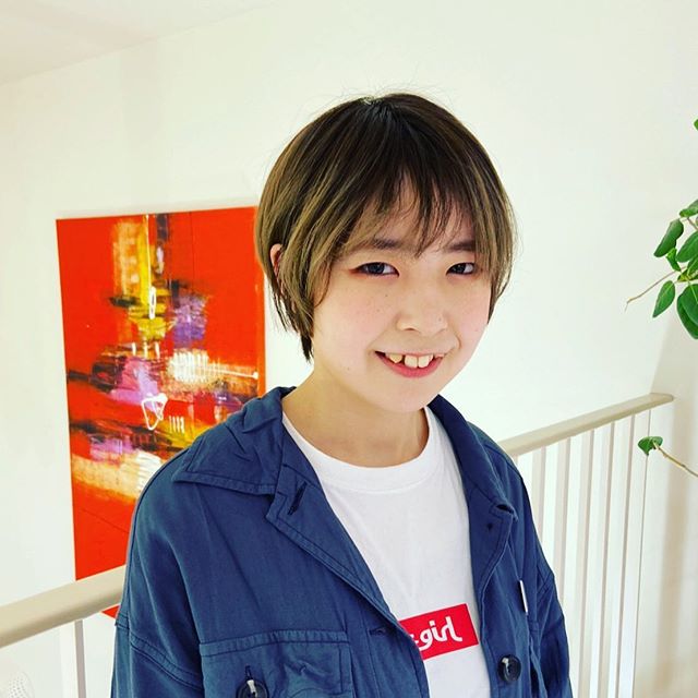 春日部駅から徒歩2分･:*+. 40代の髪のお悩みはお任せ下さい！animo(アニモ)フィオレンテ春日部店の山口です♬スタッフ紹介️スタイリスト大貫です️春日部店オススメスタイリストNo.1です明るい白髪染めが得意なのでぜひご相談下さい️ 自粛で気が滅入りがちですが、雰囲気をパッと変えて気分転換しませんか(^^) 当店はコロナ対策として時間を決めて店内の入口を開けて換気しております️️そして次亜塩素酸の加湿器も設置しております・また当店はコロナ対策として従業員マスク営業させて頂いておりますまた皆様にアルコール消毒ご協力頂いておりますのでよろしくお願いします#ナプラ#Nドットセラム#ミルボン#Nドットポリッシュオイル#お子様同伴ok #当日ご予約OK#ロブ#エルジューダ#エルジュダエマルジョン#クレヨンしんちゃん#春日部#アーバンパークライン#南桜井#春日部西口#春日部美容室#ナシードカラー#ナピュール#ヘアビューロン#アレンジスタイル#ビューロンカールアイロン#2019#袴ヘア#袴#ゴルフ#40代の髪の悩み