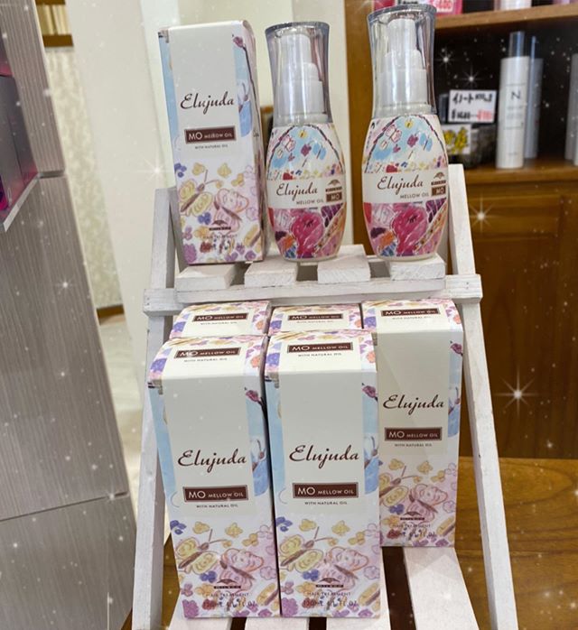 春日部駅から徒歩2分･:*+. 40代の髪のお悩みはお任せ下さい！animo(アニモ)フィオレンテ春日部店高山です(^^) 先日入ってきたエルジューダシリーズMOの限定ボトルになりますとても可愛いデザインになってます️限定品となりますのでお早めに😇アニモではマスクを付けながらの施術可能になりました手作りマスクなどでご来店のお客様やカラー剤等で汚れるのが嫌な方必見️ マスクを2〜3枚お客様1人にご準備させて頂きました️ 当店はコロナ対策として時間を決めて店内の入口を開けて換気しております️️そして次亜塩素酸の加湿器も設置しております・また当店はコロナ対策として従業員マスク営業させて頂いておりますまた皆様にアルコール消毒ご協力頂いておりますのでよろしくお願いします#ナプラ#Nドットセラム#ミルボン#Nドットポリッシュオイル#お子様同伴ok #当日ご予約OK#ロブ#エルジューダ#エルジュダエマルジョン#クレオンしんちゃん#春日部#アーバンパークライン#南桜井#春日部西口#春日部美容室#ナシードカラー#ナピュール#ヘアビューロン#アレンジスタイル#ビューロンカールアイロン#2019#袴ヘア#袴#ゴルフ#40代の髪の悩み