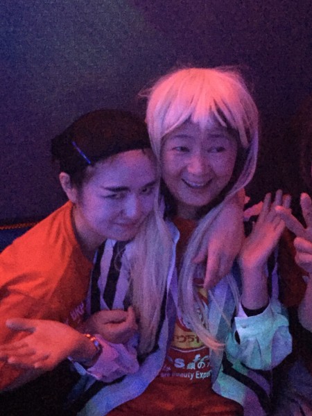 こんばんは！ 川間北口の阿部です。 先週土曜日に会社の忘年会があり 今回はクラブを貸し切って行われました。 みんなはっちゃけ大島さんも この姿にー！！ a href=”https://hellobrp.com” target=”_blank”>☆オフィシャルホームページはこちら☆ ☆川間北口店ホームページはこちら☆