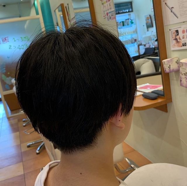 入学式前にカット。いつもショートヘア毎回カットさせてもらってますが本当にショートがとてもお似合いスクールカット2500+税阿部#N.#エヌドット#ナプラ#ミルボン#美容師の休日#美容師の卵#美容学生#美容師 #美容師募集 #スタッフ募集 #美容室 #美容専門学校 #美容師国家試験 #スタイリスト募集 #アシスタント募集 #ネイリスト募集 #美容好き #美容学生 #ママさん美容師 #アーバンパークライン #学生
