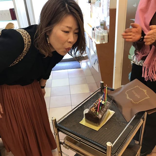 サプライズ成功？おめでとう#N.#エヌドット#ナプラ#ミルボン#美容師の休日#美容師の卵#美容学生#美容師 #美容師募集 #スタッフ募集 #美容室 #美容専門学校 #美容師国家試験 #スタイリスト募集 #アシスタント募集 #ネイリスト募集 #美容好き #美容学生 #ママさん美容師 #アーバンパークライン #