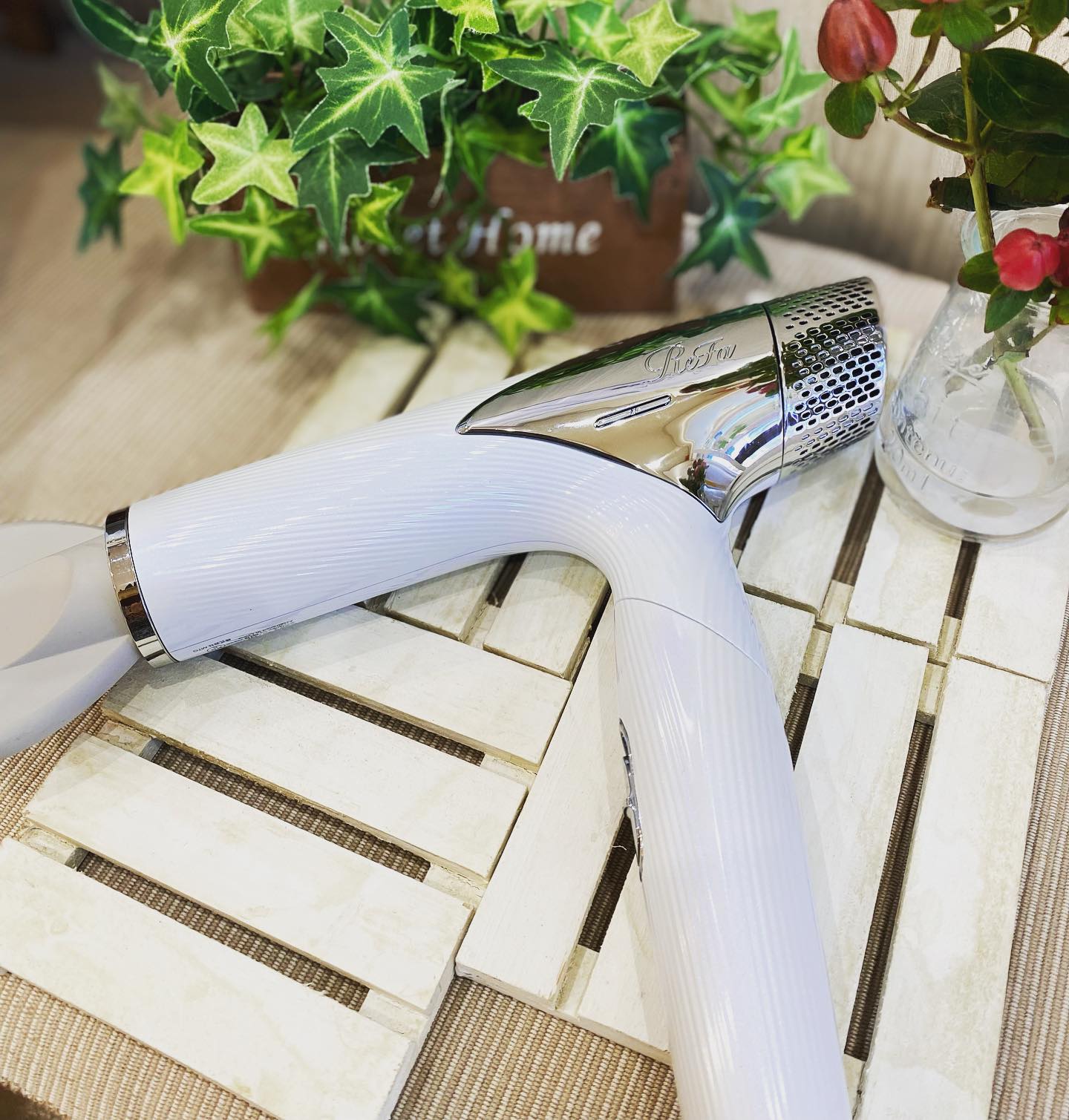 今話題の”リファスマートドライヤー〝