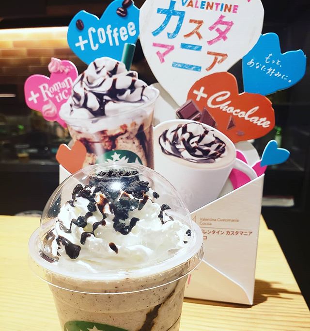 こんばんはvivace 川間南口店なかのです 一月も早いもので、もう月末ですね️ 疲れた時についついフラッと立ち寄ってしまうスタバ～️ いち早くバレンタイン仕様になってました️迷わず購入です来月は節分にバレンタイン️などイベントがまた始まりますね イベント前にはぜひvivaceでキレイになりましょ～ 30日、31日まだまだご予約に余裕がありますご予約お待ちしてます#エヌドット#ナプラ#ミルボン#throw#美容師国家試験#美容師の休日#美容師の卵#美容学生#美容師 #求人 #美容師求人 #美容室求人 #美容師募集 #スタッフ募集 #美容室 #美容専門学校 #美容師国家試験 #スタイリスト募集 #アシスタント募集? #野田市? # スタバ