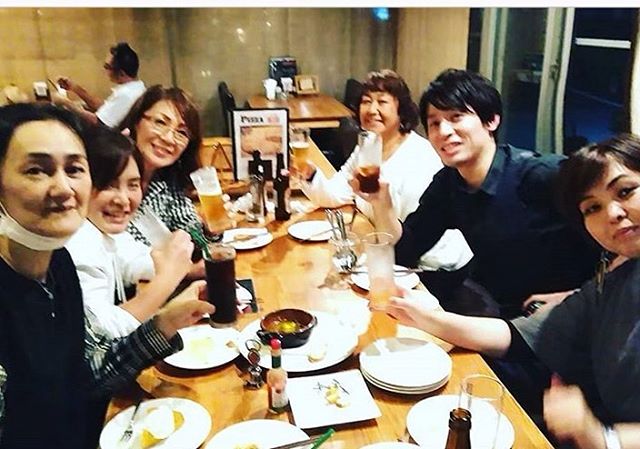 営業後に食事会しました全員参加で北口のbarにいきました川間南口店山本#vivace  #vivace川間南口 #野田#野田市 #川間駅 #美容師 #美容専門学校 #美容好き #パーマ #デジタルパーマ #ショート #マッシュ #ボブ #ナプラ #N. #シアミルク #シアバター #ナシード#デザインパーマ#ピンク #ピンクベージュ #バイオレット #フォギーベージュ #ショコラブラウン#成人式 #卒業式  #七五三 #振袖 #袴 #成人式アップ #卒業式