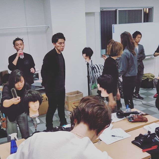 表参道の美容室ケイトさんの外部講習基礎的なところも最先端の技術で学びます川間南口店山本#vivace  #vivace川間南口 #野田#野田市 #川間駅 #美容師 #美容専門学校 #美容好き #パーマ #デジタルパーマ #ショート #マッシュ #ボブ #ナプラ #N. #シアミルク #シアバター #ナシード#デザインパーマ#ピンク #ピンクベージュ #バイオレット #フォギーベージュ #ショコラブラウン#成人式 #卒業式  #七五三 #振袖 #袴 #成人式アップ #卒業式