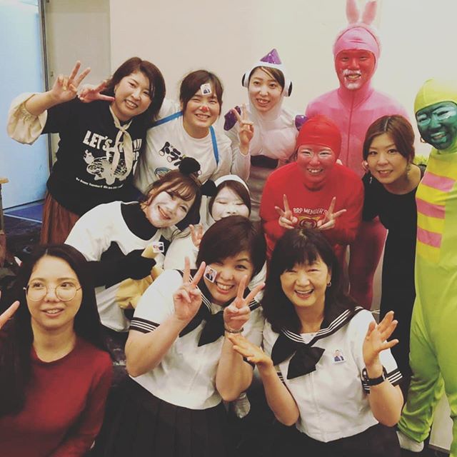 先日北越谷のギャザホールで会社全体の忘年会がありました写真でわかる通り毎回凄いです川間南口店山本#vivace  #vivace川間南口 #野田#野田市 #川間駅 #美容師 #美容専門学校 #美容好き #パーマ #デジタルパーマ #ショート #マッシュ #ボブ #ナプラ #N. #シアミルク #シアバター #ナシード#デザインパーマ#ピンク #ピンクベージュ #バイオレット #フォギーベージュ #ショコラブラウン#成人式 #卒業式  #七五三 #振袖 #袴 #成人式アップ #卒業式