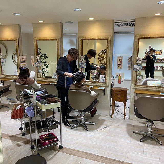 本日は春日部エリアの成人式おめでとう御座います僕もメイクでお手伝いさせていただきました️川間南口店山本#ナプラ#Nドットセラム#ミルボン#Nドットシアミルク#お子様同伴ok #当日ご予約OK#ロブ#エルジューダ#エルジュダエマルジョン#ナシードカラー#ナピュール#ヘアビューロン#アレンジスタイル#2020成人式