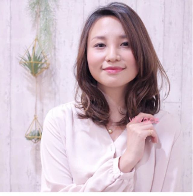 ゆるふわパーマのノーバングスタイルアレンジもしやすくお手入れ簡単️川間南口店山本#ナプラ#Nドットセラム#ミルボン#Nドットシアミルク#お子様同伴ok #当日ご予約OK#ロブ#エルジューダ#エルジュダエマルジョン#ナシードカラー#ナピュール#ヘアビューロン#アレンジスタイル#ビューロンカールアイロン#袴ヘア#袴#ゴルフ#縮毛矯正  #美容室