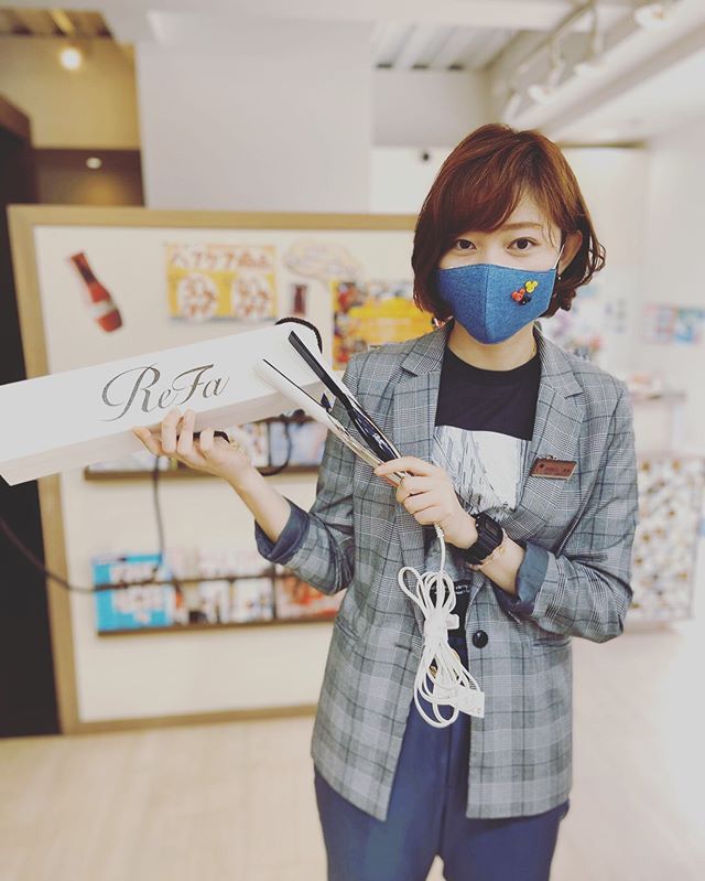 あの大人気Refaからついにヘアアイロンが新登場です️水蒸気爆発をしないので大事なキューティクルを傷つけることなくなめらかな仕上がりに・お店でお試し頂けます🥺🥺詳しくはスタッフまで️・スタイリスト阿部川#ナプラ#Nドットセラム#ミルボン#Nドットシアミルク#お子様同伴ok #当日ご予約OK#エルジューダ#エルジュダエマルジョン#ナシードカラー#ナピュール#ヘアビューロン#ビューロンカールアイロン#袴ヘア#袴#ゴルフ#縮毛矯正  #美容室  #野田市#コロナ対策美容室#やってる美容室千葉 #お家ケア