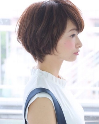 暑くなってきたのでスッキリとショートボブはいかがですか？🏻‍♀️最近、短めのスタイルにする方が増えているので伸ばしている私ですが切りたい衝動に何度も負けそうになります 笑短いスタイルは髪を乾かしたりラクでいいんですけどね・スタイリスト阿部川・#ナプラ#Nドットセラム#Nドットシアミルク #当日ご予約OK#ミルボン#エルジューダ#エルジュダエマルジョン#リファストレートアイロン#野田美容室#ステイホーム#ステイホームがんばろう #お家時間